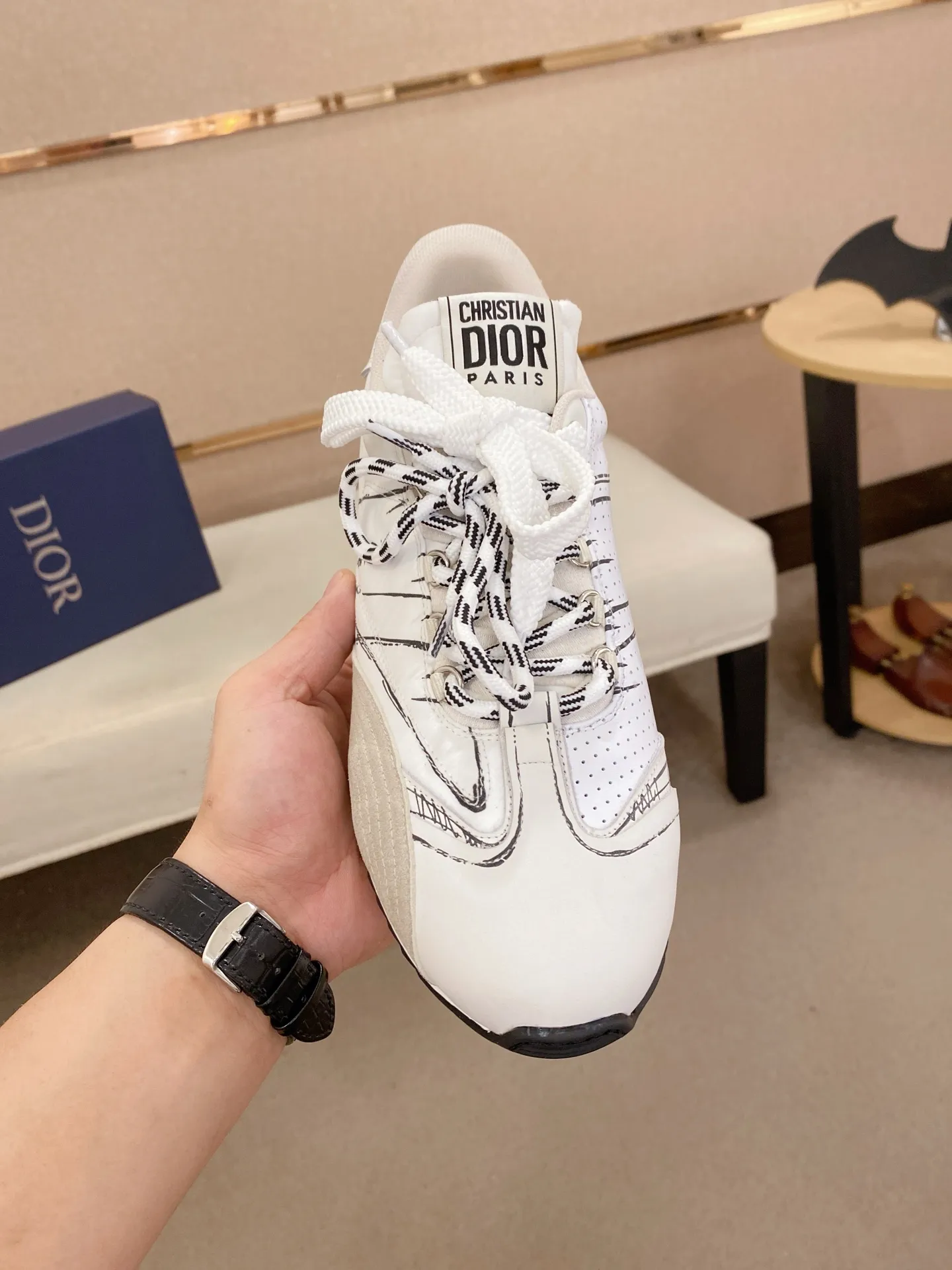 Men's shoes💰: 500💰Couple style💏 [Dior·Dior] New casual sports style men's shoes, new spring and summer design, perfect workmanship, lace-up lazy style to create wardrobe quality, upper: imported first-layer cowhide, mesh breathable lining soft and comfortable, ultra-light TPU wear-resistant outsole, simple, versatile fashion men's shoes, excellent color code number 35--44. (45,46 customized items are not returnable or exchangeable)